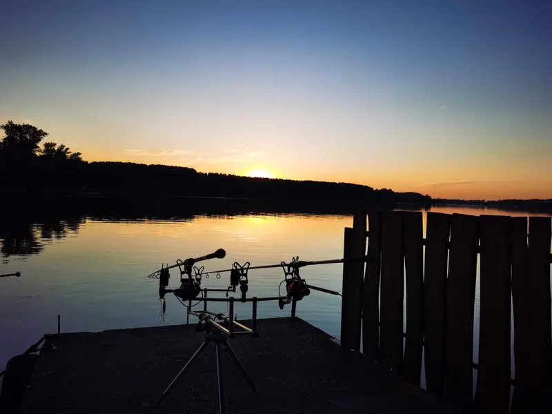 Horgászat naplementekor